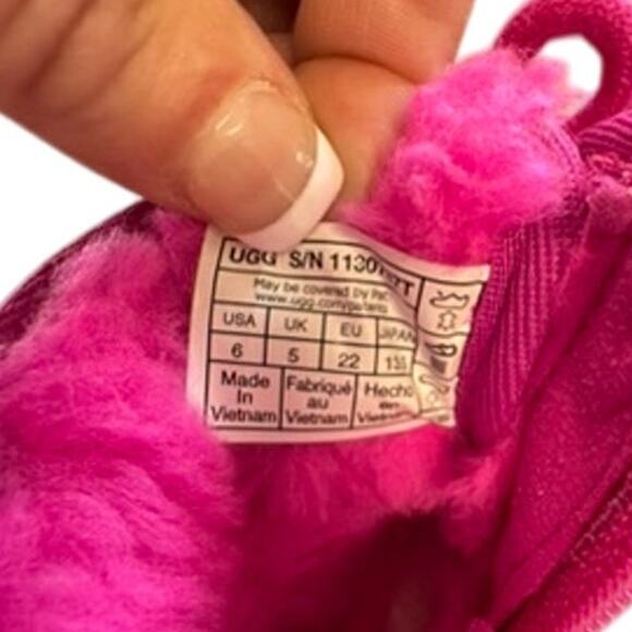 "UGG" BABY GIRL Pink Suede Lined Booties SZ 6 Mean Girls Fuzzy Lace Up Warm Boot - Picture 5 of 8